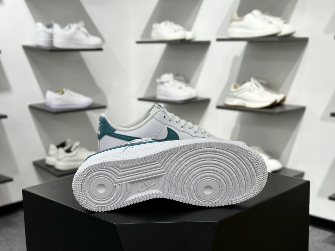 Nike Air Force 1’07 Low”Nike Air Force 1 Low ”White Photo Blue”空军一号板鞋“皮革白宝蓝钩子” FJ4146-114