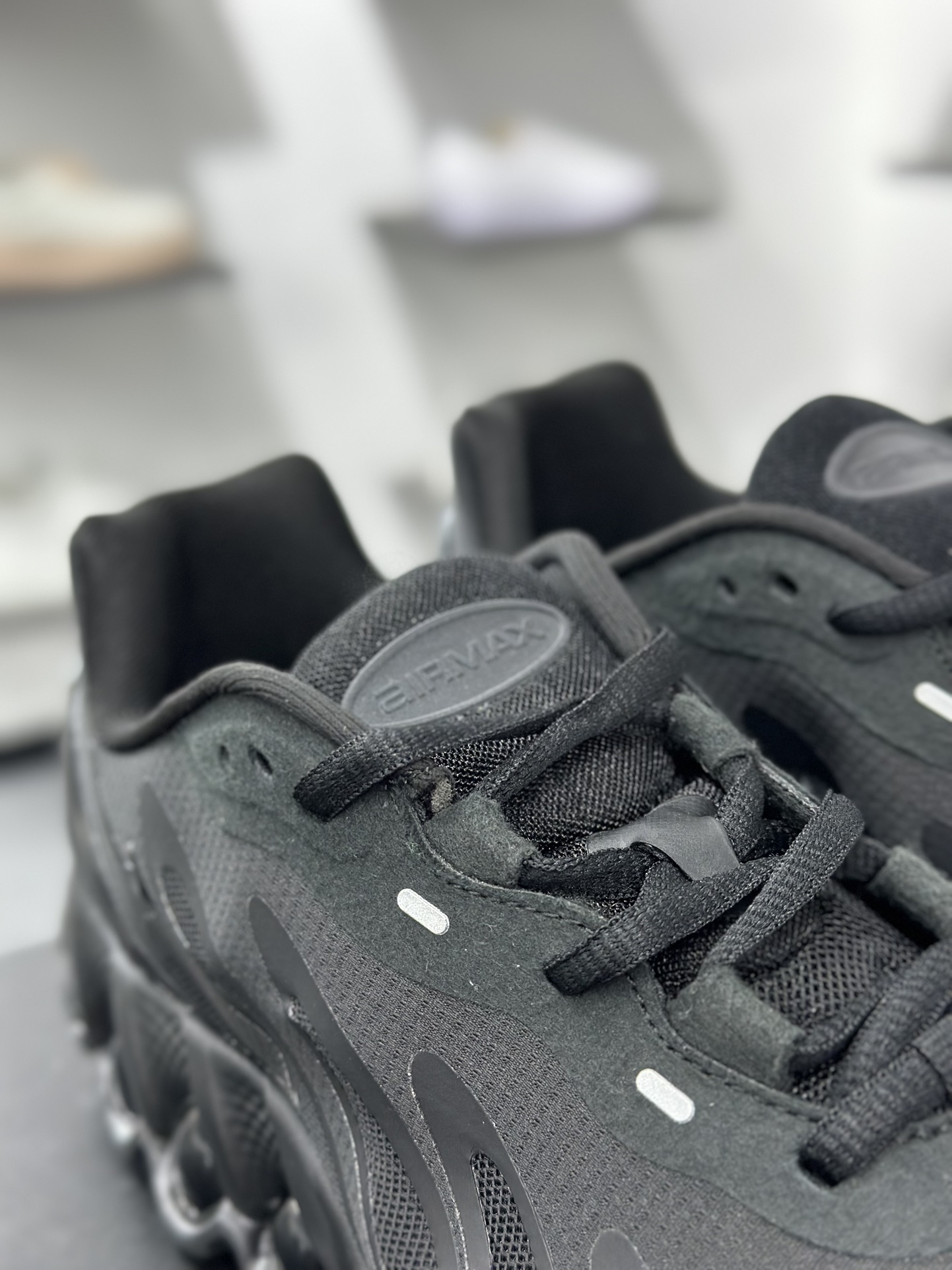 耐克Nike Air Max DN8”Light British Tan”DN8系列低帮豆荚型气囊百搭休闲运动慢跑鞋“全黑”FQ7860