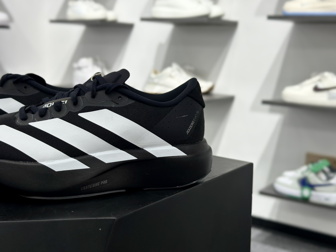 阿迪达斯Adidas Adizero Eva SL M”Black White”零度进化版系列低帮慢跑鞋“网织黑白”JP7149