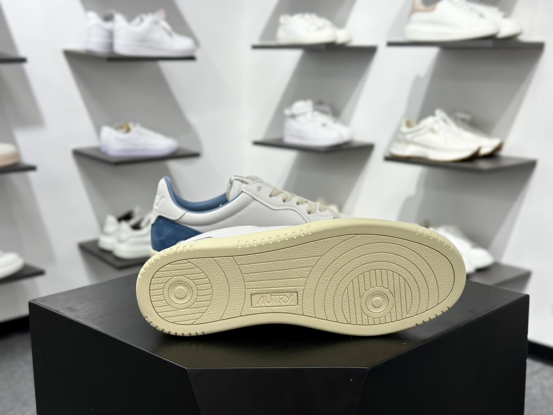Autry Medalist Suede And Leather Low 获奖者系列低帮复古百搭休闲运动板鞋“皮革白绿尾” AULW-LL20