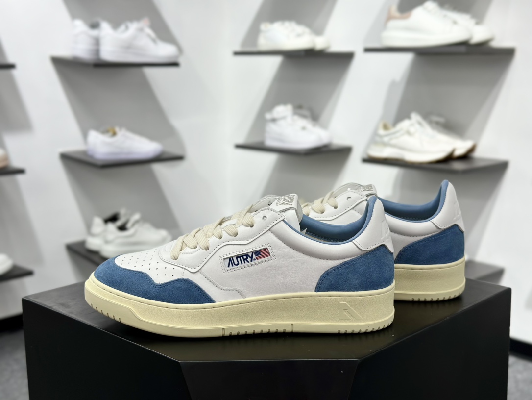 Autry Medalist Suede And Leather Low 获奖者系列低帮复古百搭休闲运动板鞋“皮革白绿尾” AULW-LL20