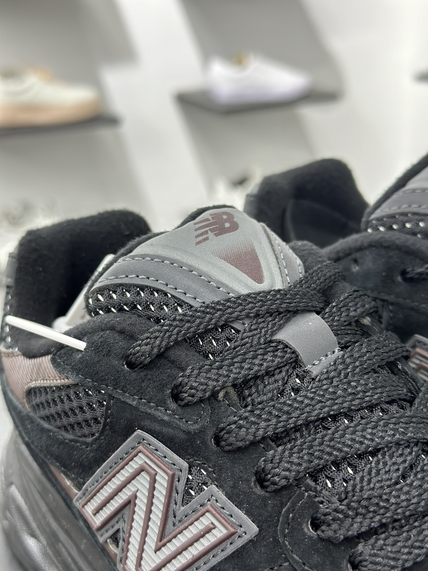 NB新百伦New Balance M2010系列低帮复古老爹风休闲运动慢跑鞋“武士黑褐色”M2010RN