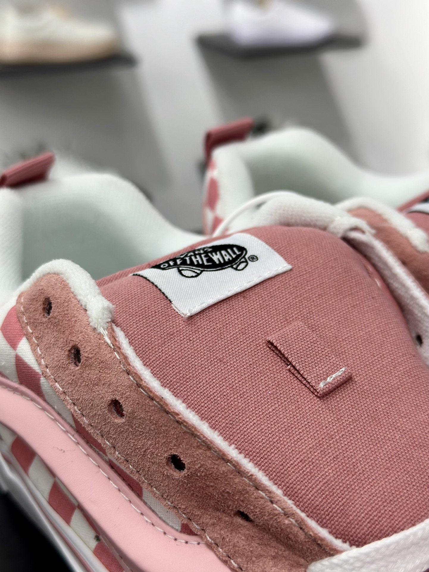 Vans Old Skool Reissue 136 老茱利安136系列低帮半月包头硫化休闲运动板鞋“桃粉米白棋盘格子” VN000MT6E