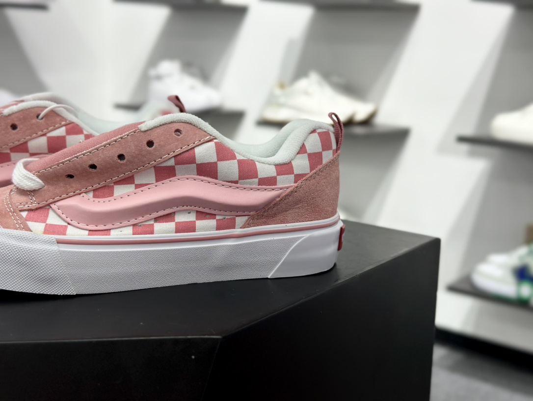 Vans Old Skool Reissue 136 老茱利安136系列低帮半月包头硫化休闲运动板鞋“桃粉米白棋盘格子” VN000MT6E