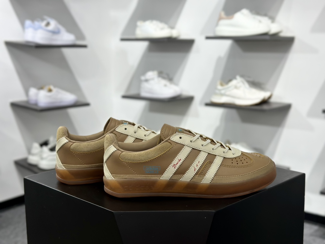 160 adidas Originals Gazelle INdoor x Bad Bunny 坏痞兔棕白 三叶草休闲防滑耐磨低帮板鞋  JR0182