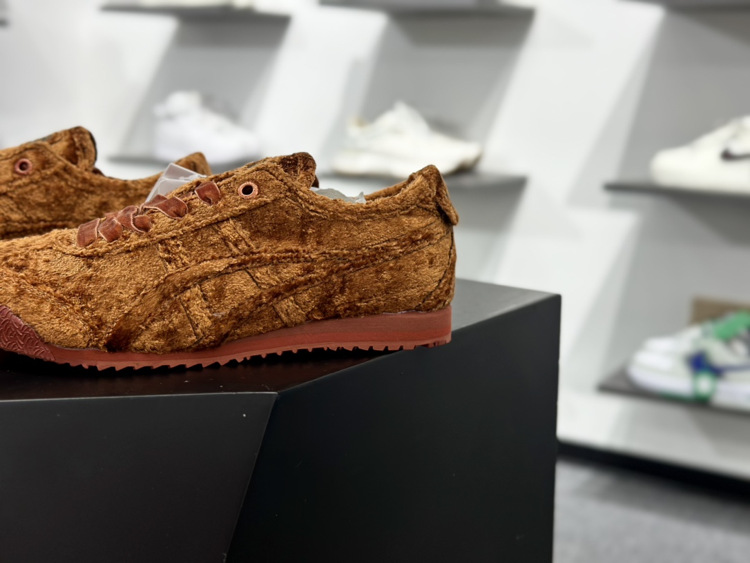 鬼塚虎/Onitsuka Tiger Mexico 66 SD 墨西哥虎爪百搭休闲皮革慢跑鞋“橘棕毛绒” 1183C270-200
