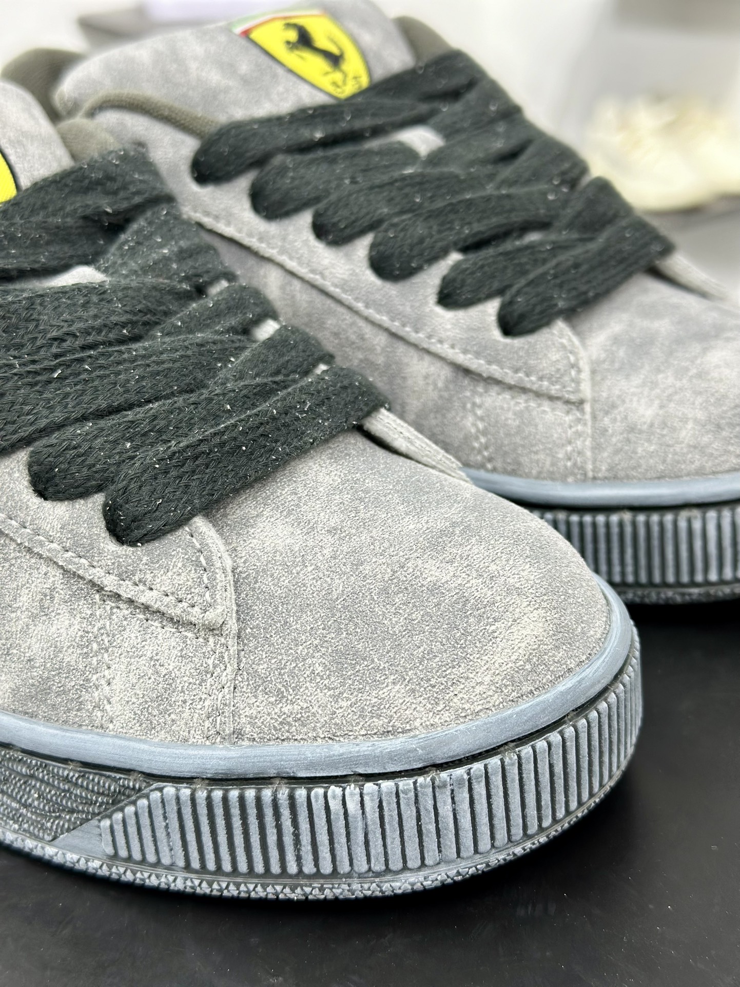 180 PUMA Suede XL x Ferrari 法拉利 灰黑 厚鞋舌轻便防滑低帮板鞋 308785-02