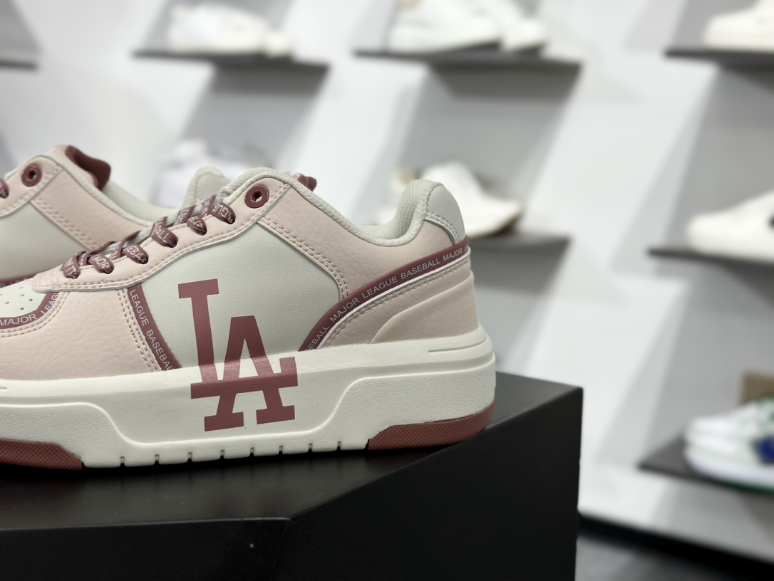 New York Yankees x MLB Chunky Liner Low 学长鞋系列低帮老爹板鞋“浅绿米白NY大标” 3ASXCLT4N-50MTM