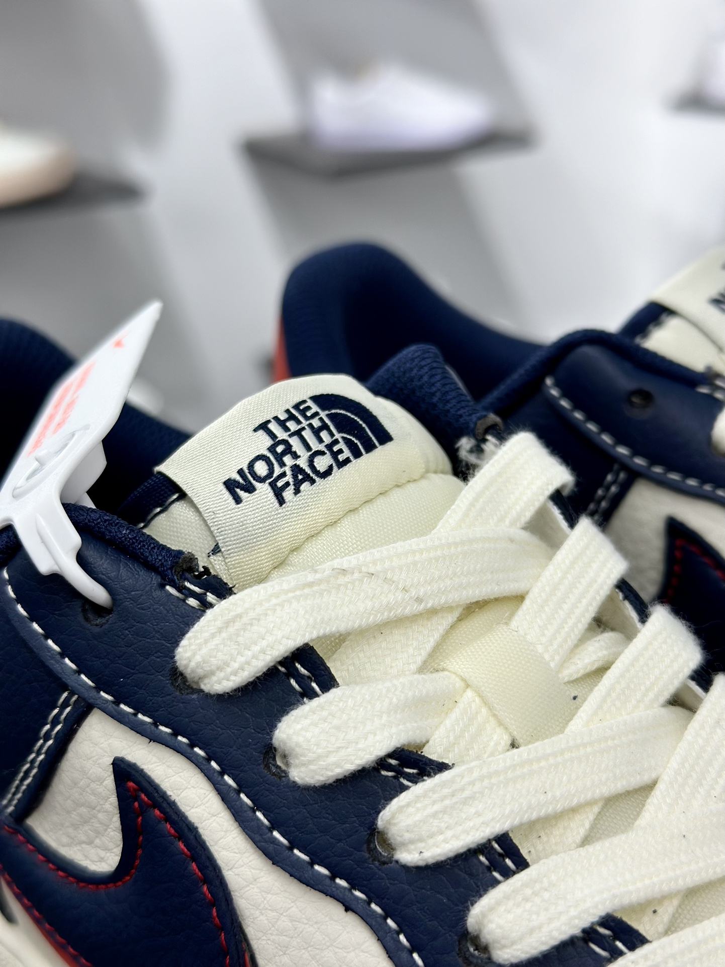 260 Nike Air Force 1 Low 07 x The North Face 白蓝红双钩小钩  XS1958-521