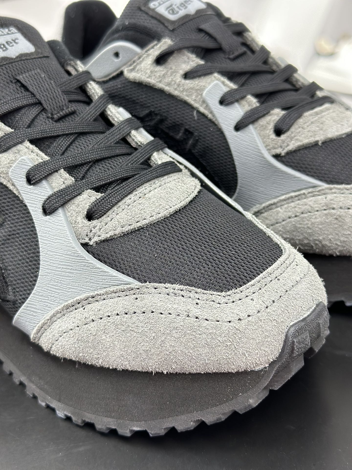 日产经典老牌-鬼塚虎/Onitsuka Tiger MOAGE CO Low 摩纳哥CO系列低帮厚底复古经典百搭休闲慢跑鞋“黑灰” 1183B555-001