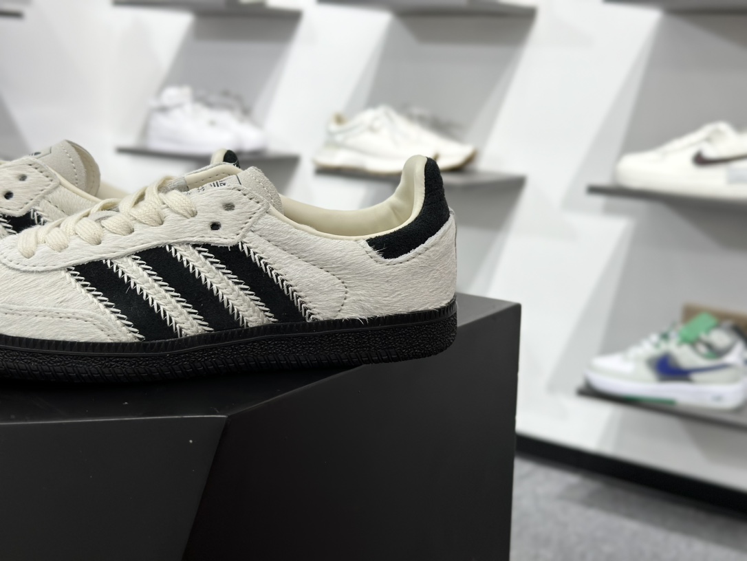 Adidas Originals Samba OG”Wonder White Black Pony”桑巴舞系列绅士德训足球风百搭低帮休闲运动板鞋“棕毛米白黑生胶底”  JP5329