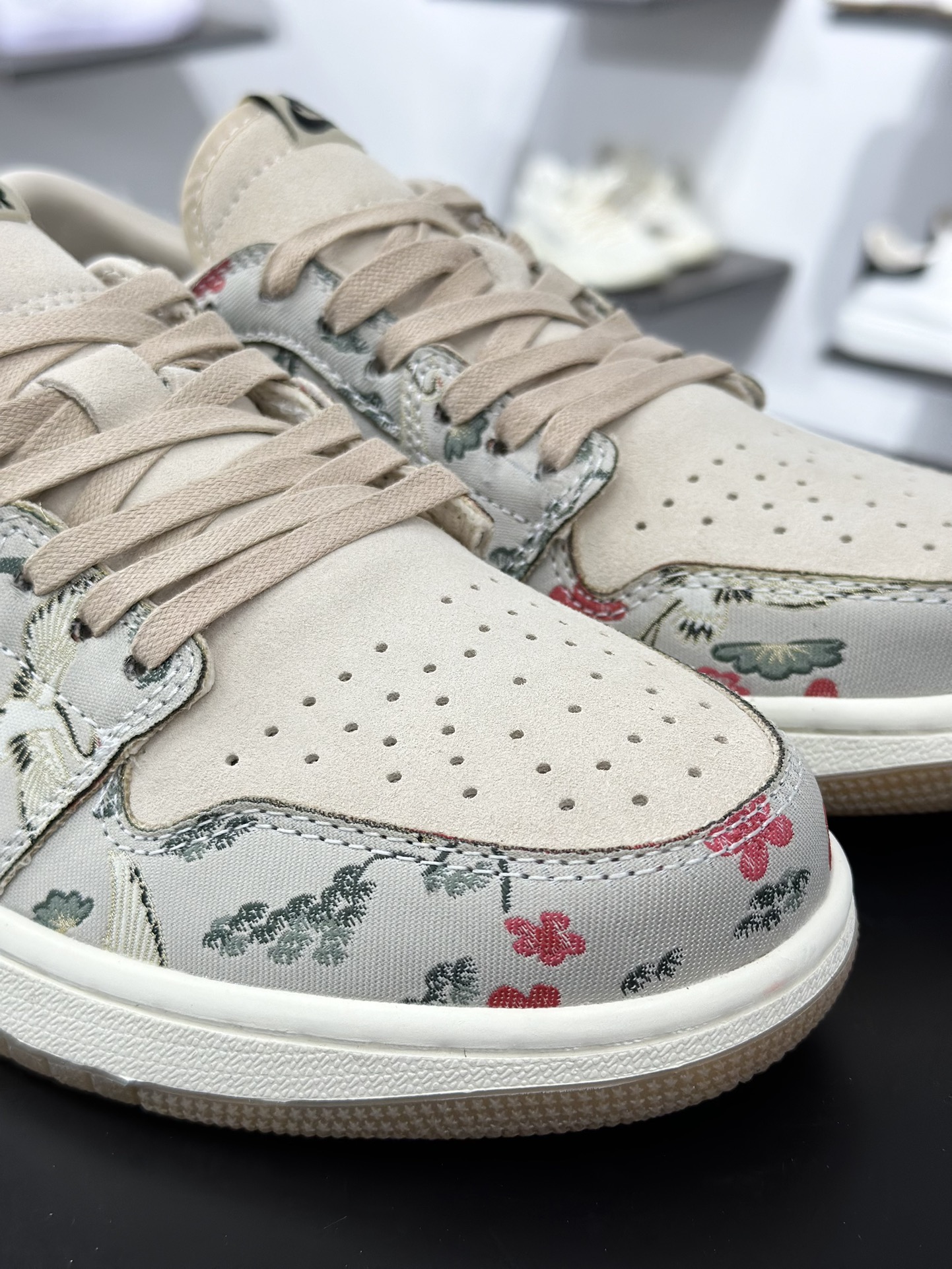 Air Jordan 1 Retro Low OG x Rui Hachimura ”Cranes” 米色 HV8293-100