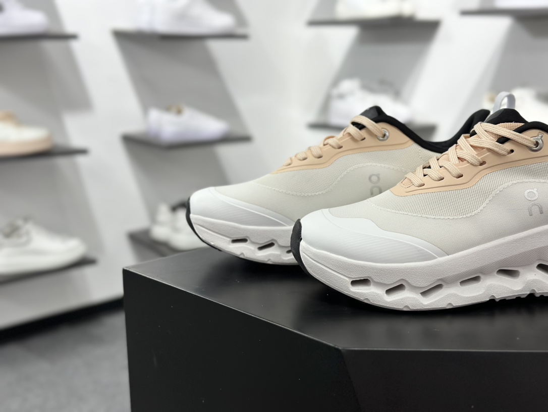 200 On昂跑 Cloudtilt Loewe 户外街头机能风跑步鞋  3WE10872907