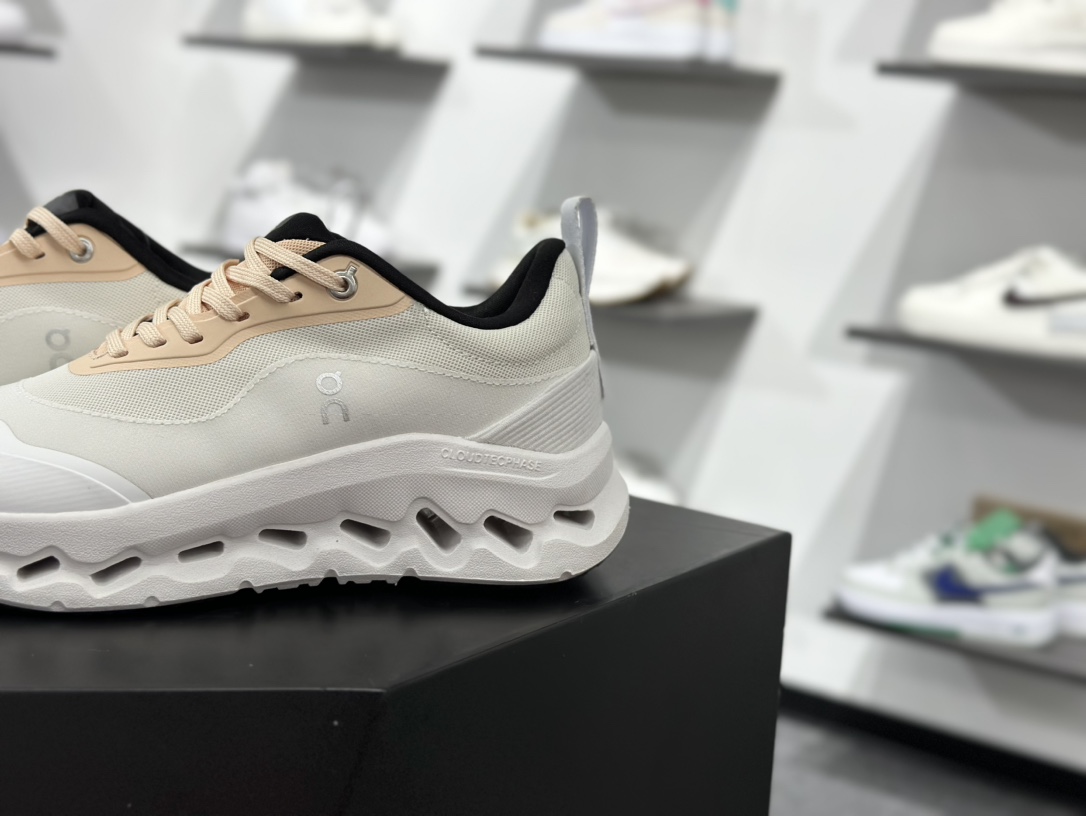 200 On昂跑 Cloudtilt Loewe 户外街头机能风跑步鞋  3WE10872907