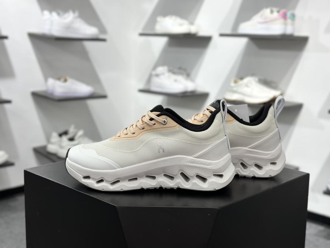 200 On昂跑 Cloudtilt Loewe 户外街头机能风跑步鞋  3WE10872907