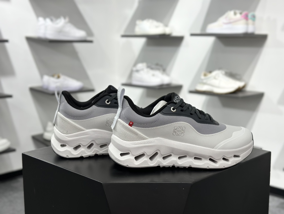 200 On昂跑 Cloudtilt Loewe 户外街头机能风跑步鞋  3ME1069