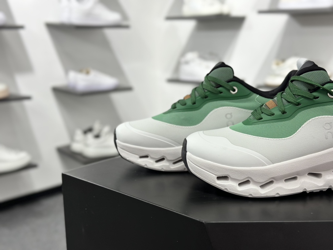 200 On昂跑 Cloudtilt Loewe 户外街头机能风跑步鞋  3WE1087