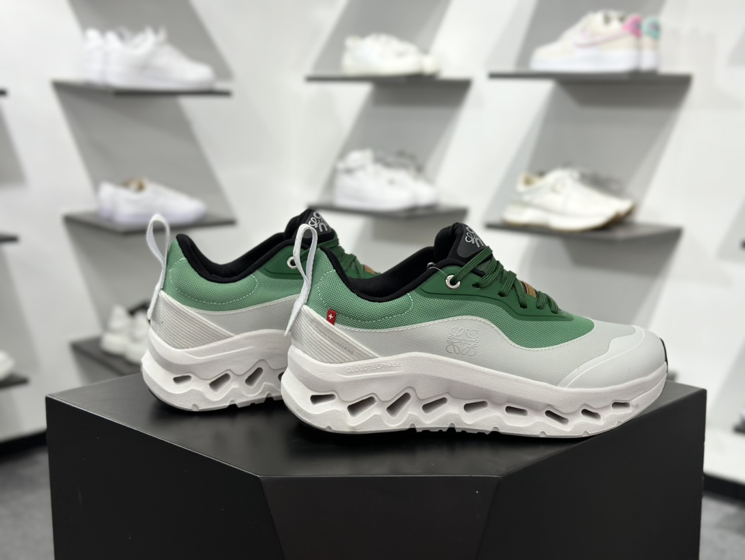 200 On昂跑 Cloudtilt Loewe 户外街头机能风跑步鞋  3WE1087