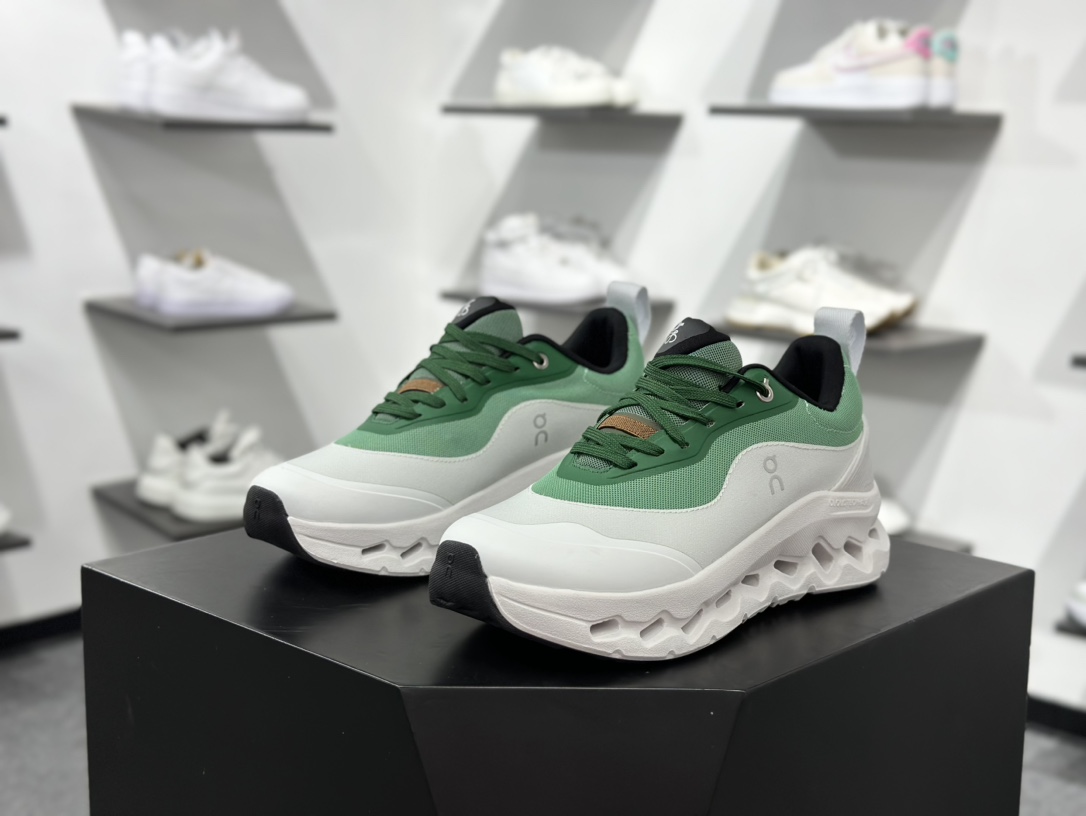 200 On昂跑 Cloudtilt Loewe 户外街头机能风跑步鞋  3WE1087