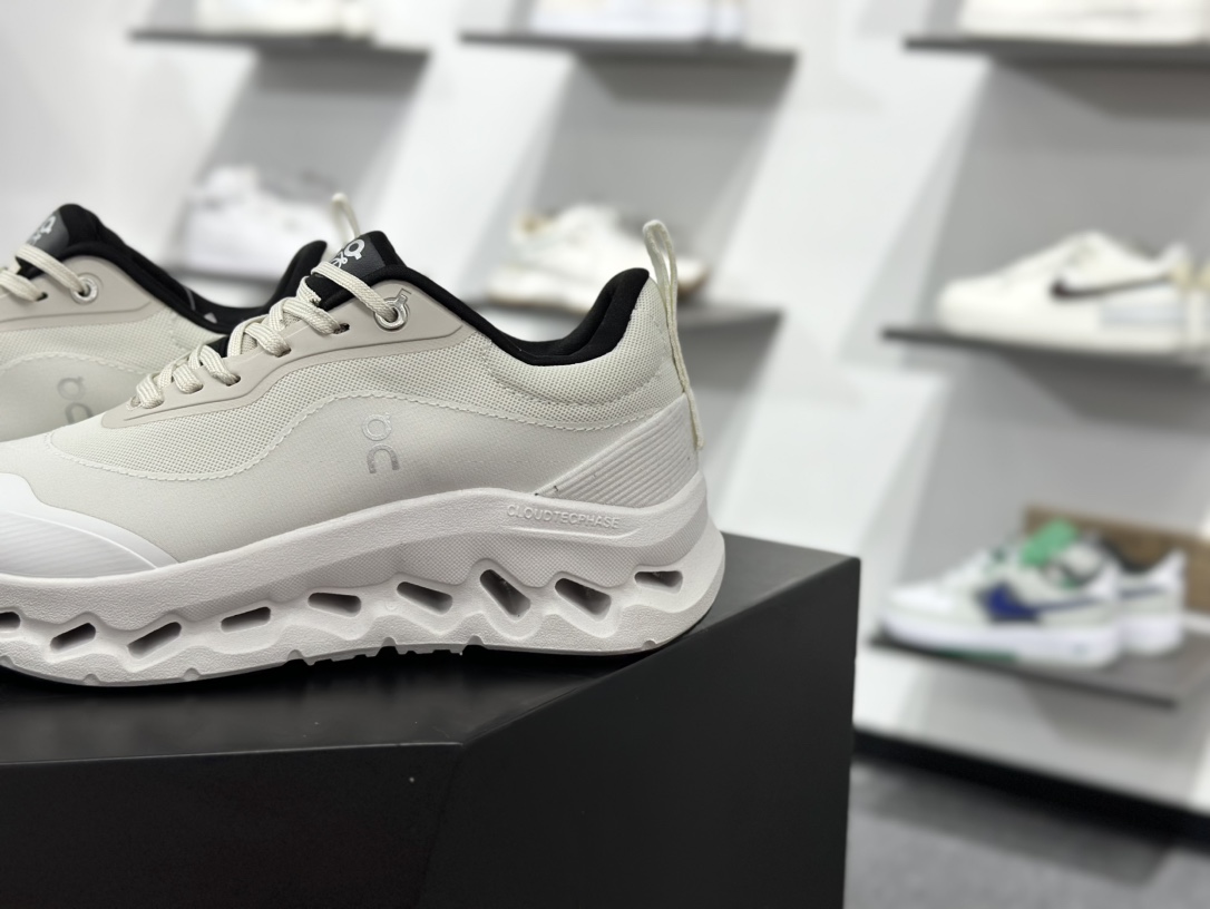 200 On昂跑 Cloudtilt Loewe 户外街头机能风跑步鞋  3ME1069