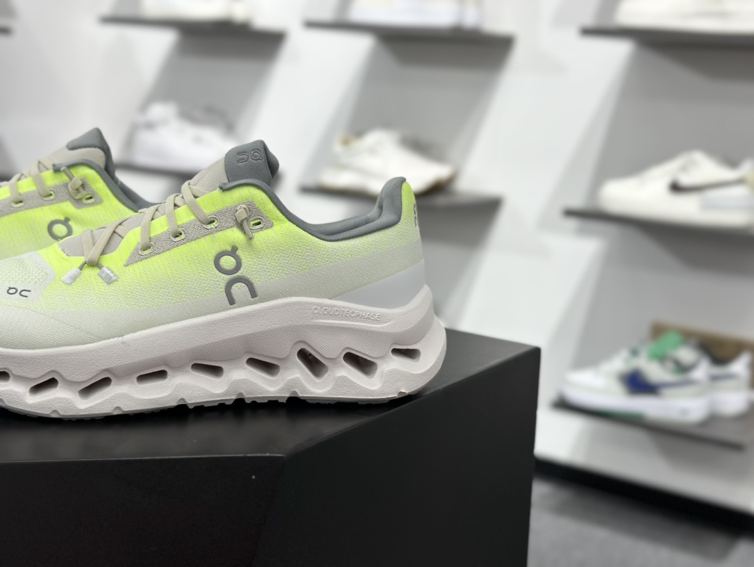 200 On昂跑 Cloudtilt Loewe 户外街头机能风跑步鞋  3WE1005