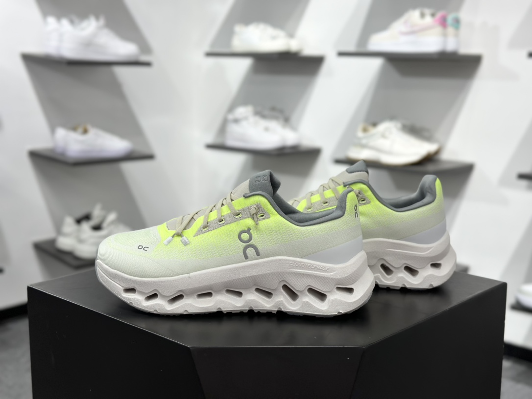 200 On昂跑 Cloudtilt Loewe 户外街头机能风跑步鞋  3WE1005