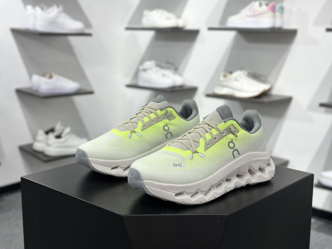 200 On昂跑 Cloudtilt Loewe 户外街头机能风跑步鞋  3WE1005