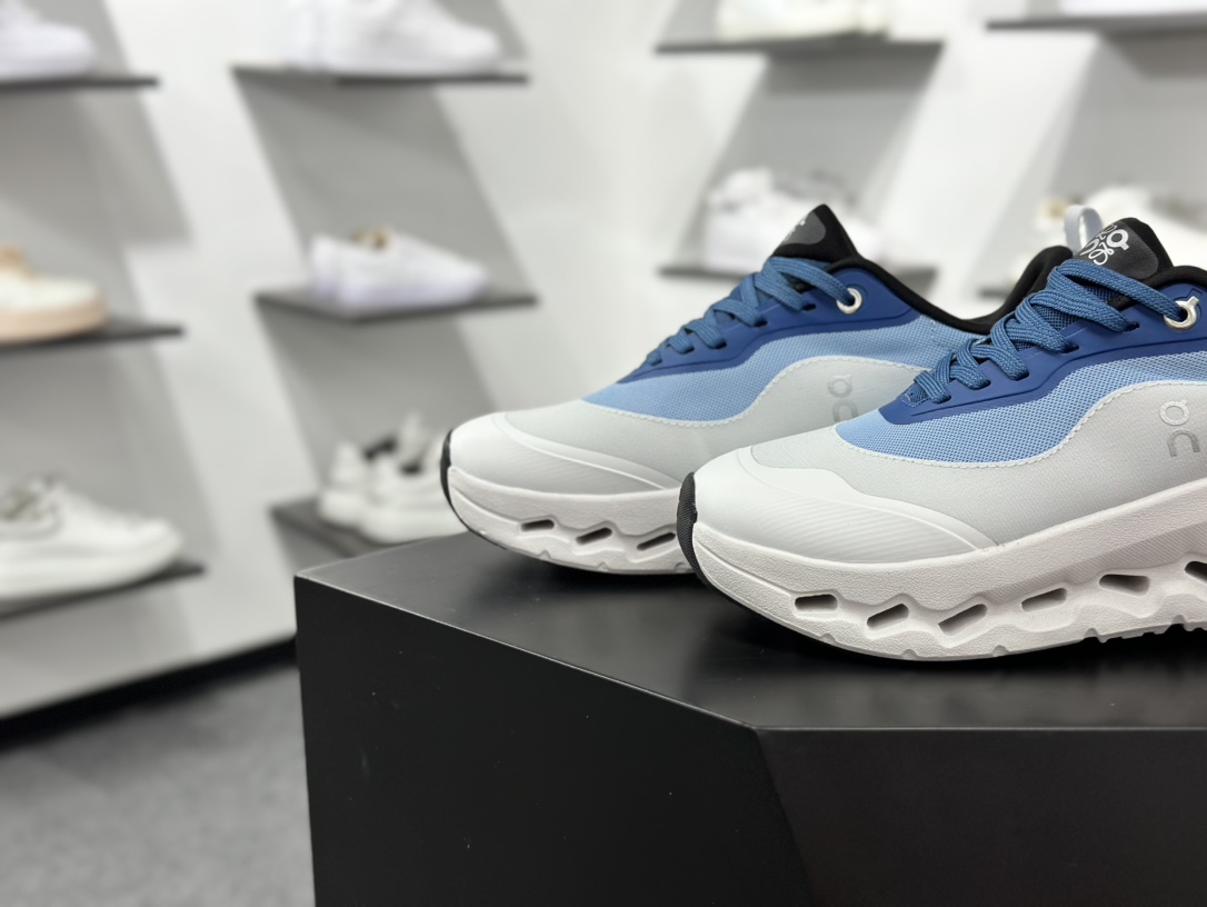 200 On昂跑 Cloudtilt Loewe 户外街头机能风跑步鞋  3WE10870486