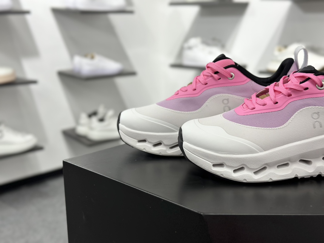 200 On昂跑 Cloudtilt Loewe 户外街头机能风跑步鞋  3WE1087