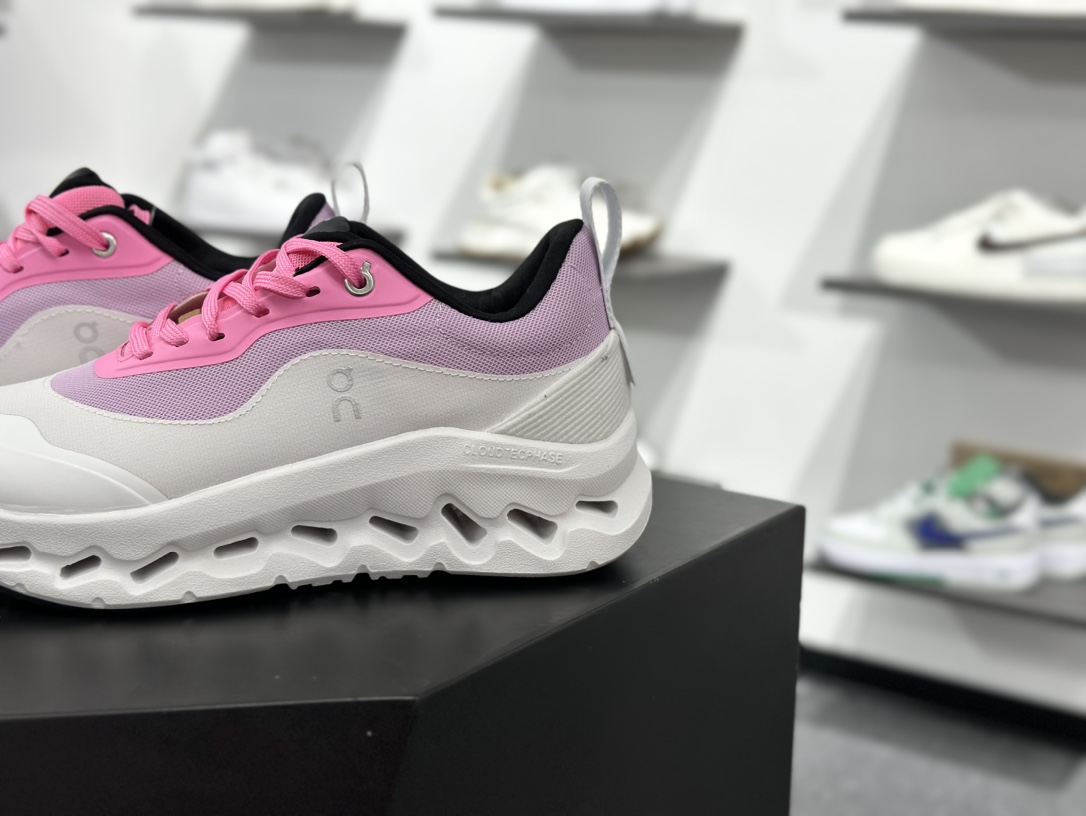 200 On昂跑 Cloudtilt Loewe 户外街头机能风跑步鞋  3WE1087