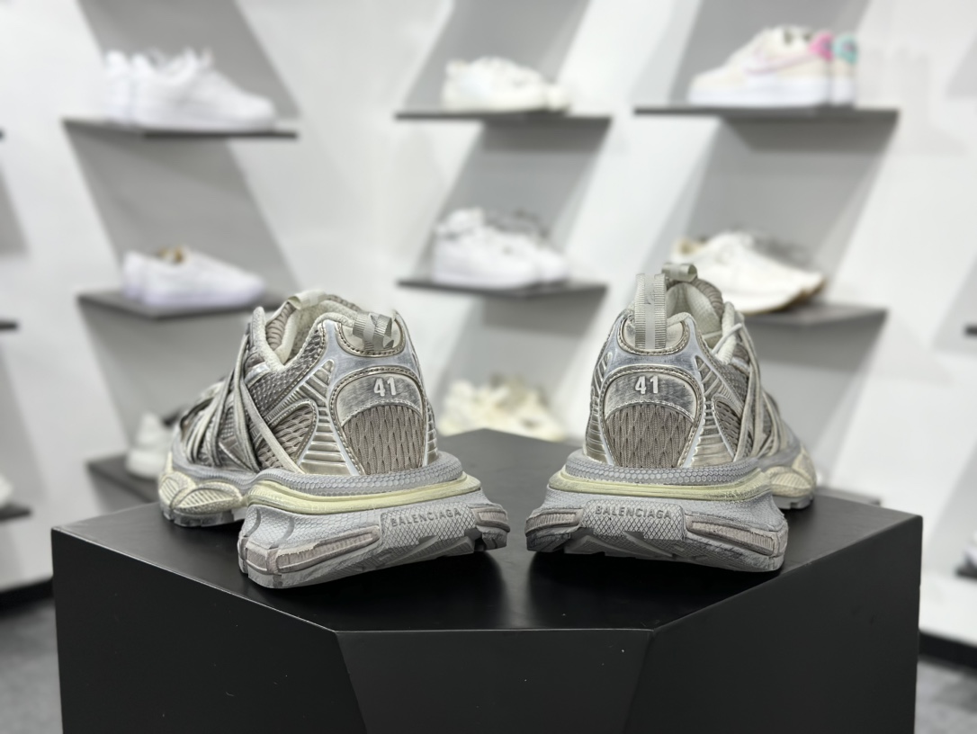 480 巴黎世家BALENCIAGA 3XL Sneakers 3+系列低帮复古阔型底姥爹慢跑鞋“灰色木乃伊绑绳”825601 W3XCH 9191