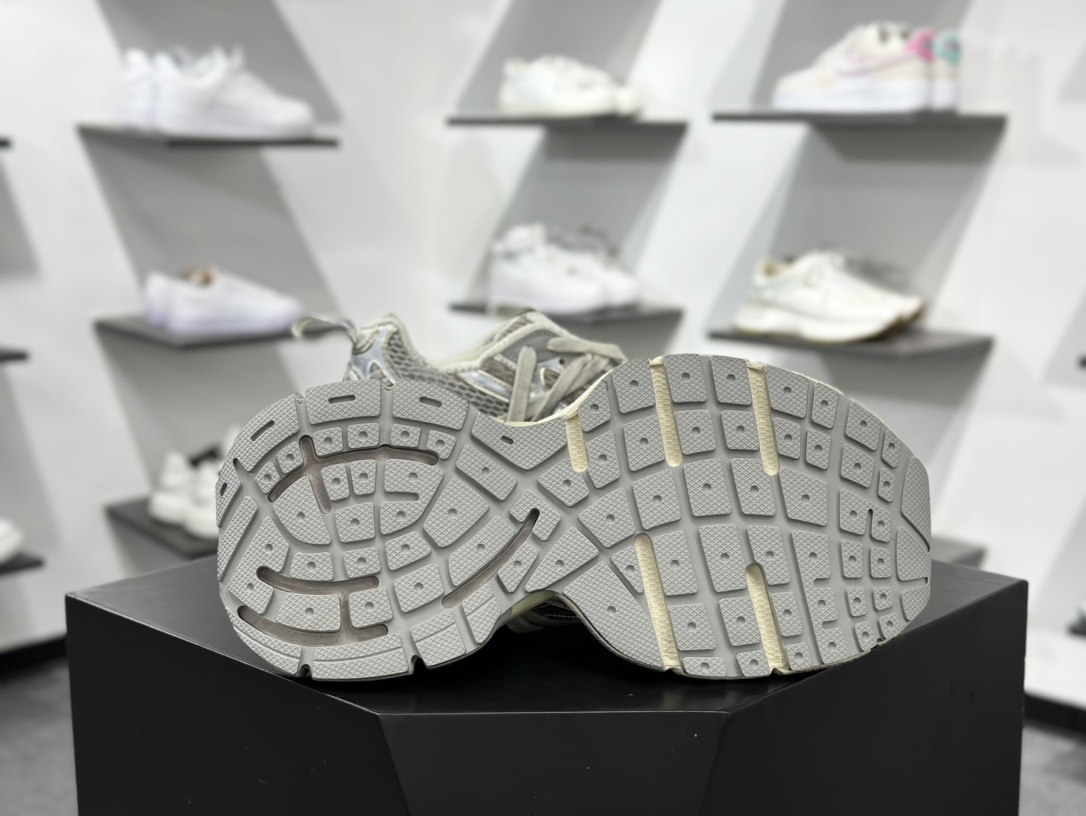 480 巴黎世家BALENCIAGA 3XL Sneakers 3+系列低帮复古阔型底姥爹慢跑鞋“灰色木乃伊绑绳”825601 W3XCH 9191