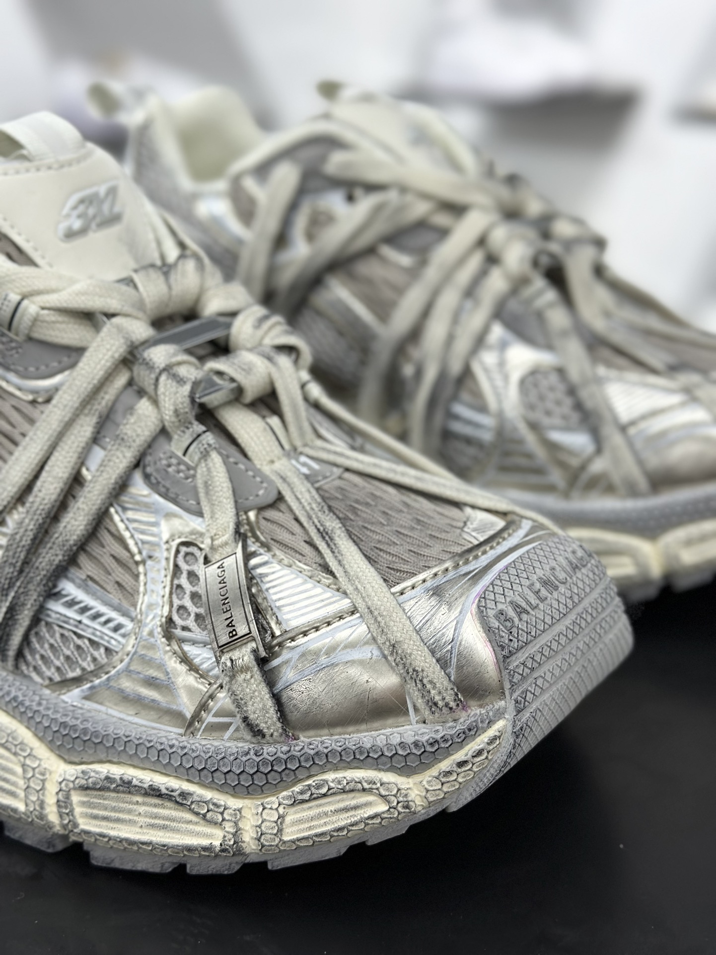 480 巴黎世家BALENCIAGA 3XL Sneakers 3+系列低帮复古阔型底姥爹慢跑鞋“灰色木乃伊绑绳”825601 W3XCH 9191