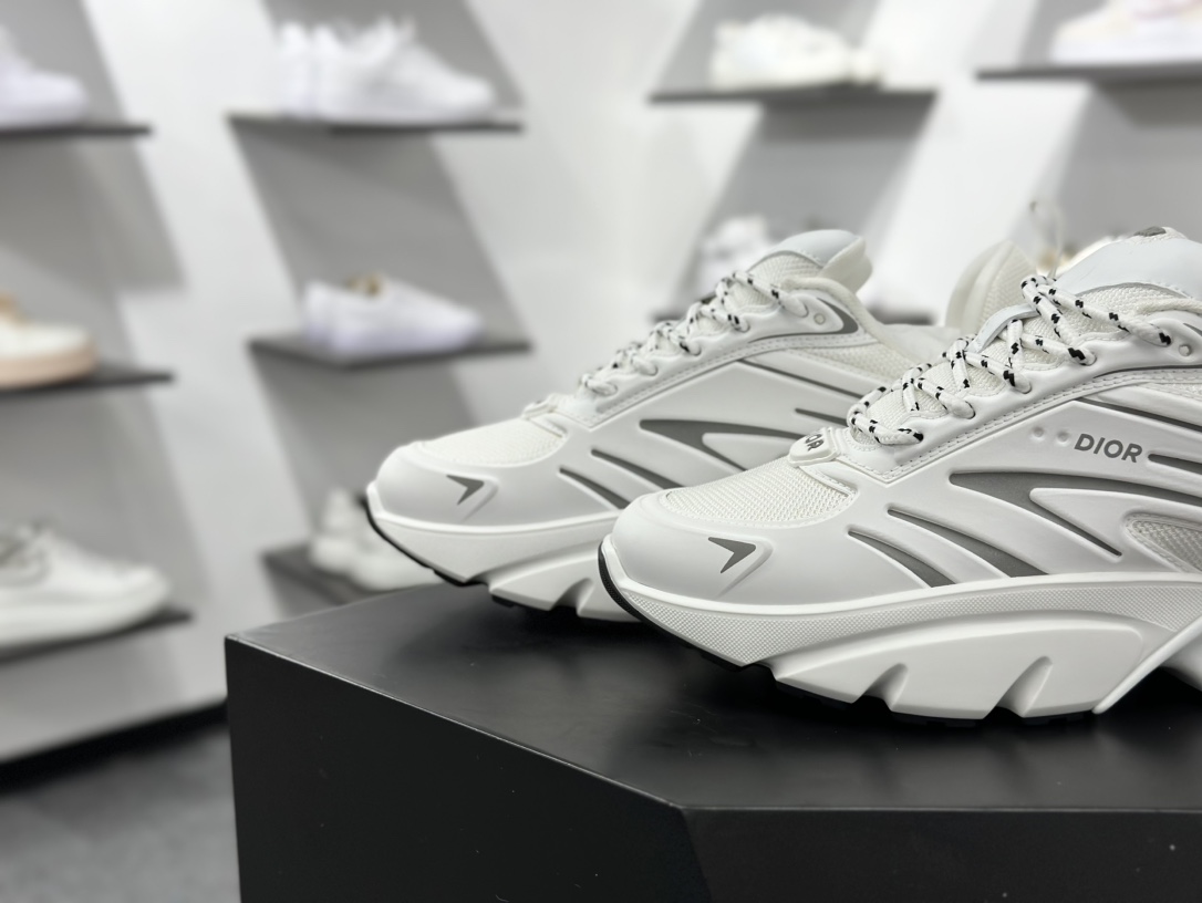 520 Dior 迪奥 Blade Runner Microfiber Me 复古休闲老爹鞋