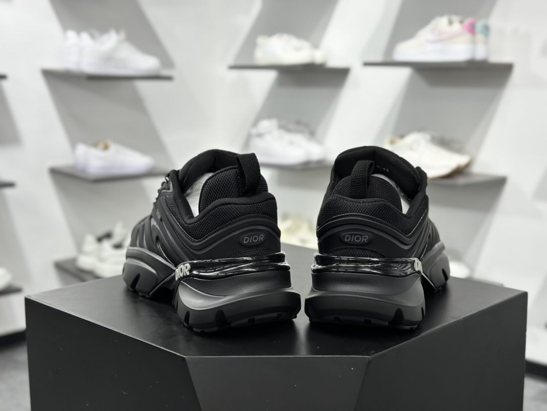 520 Dior 迪奥 Blade Runner Microfiber Me 复古休闲老爹鞋