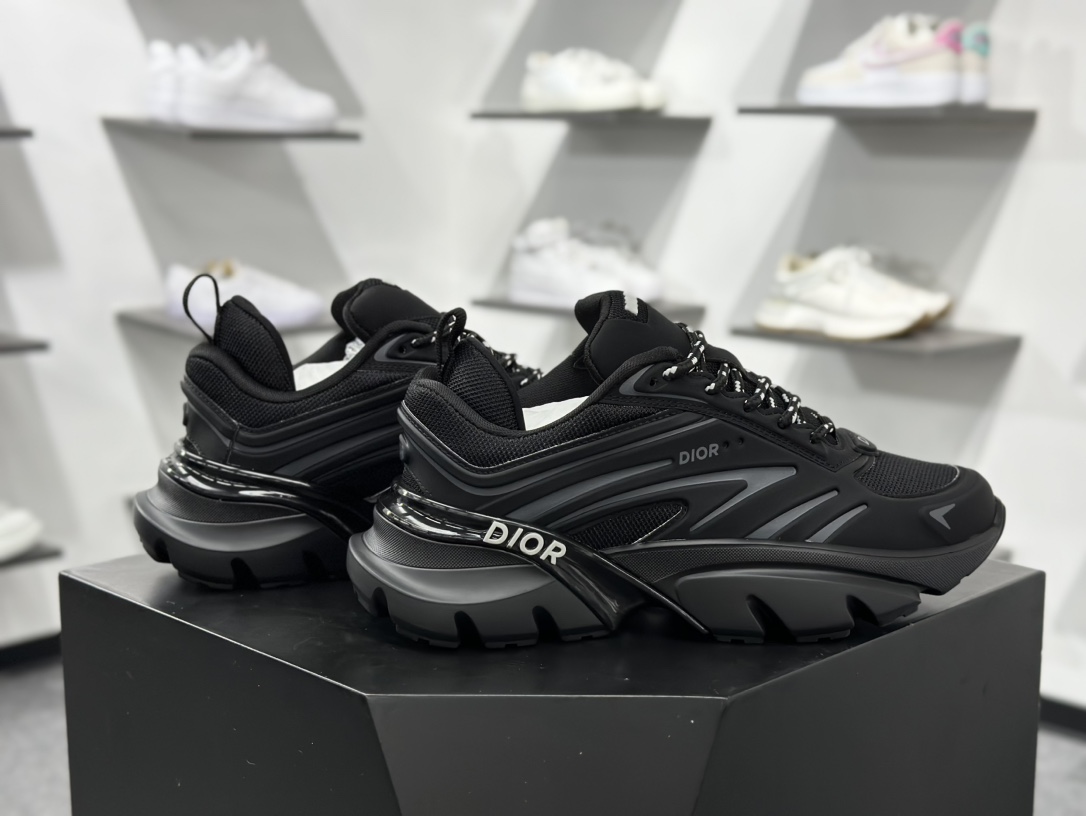 520 Dior 迪奥 Blade Runner Microfiber Me 复古休闲老爹鞋