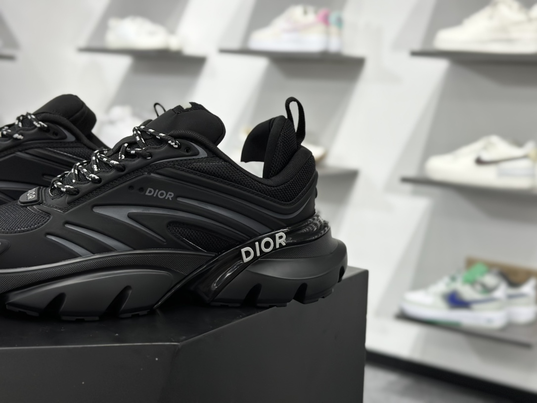 520 Dior 迪奥 Blade Runner Microfiber Me 复古休闲老爹鞋