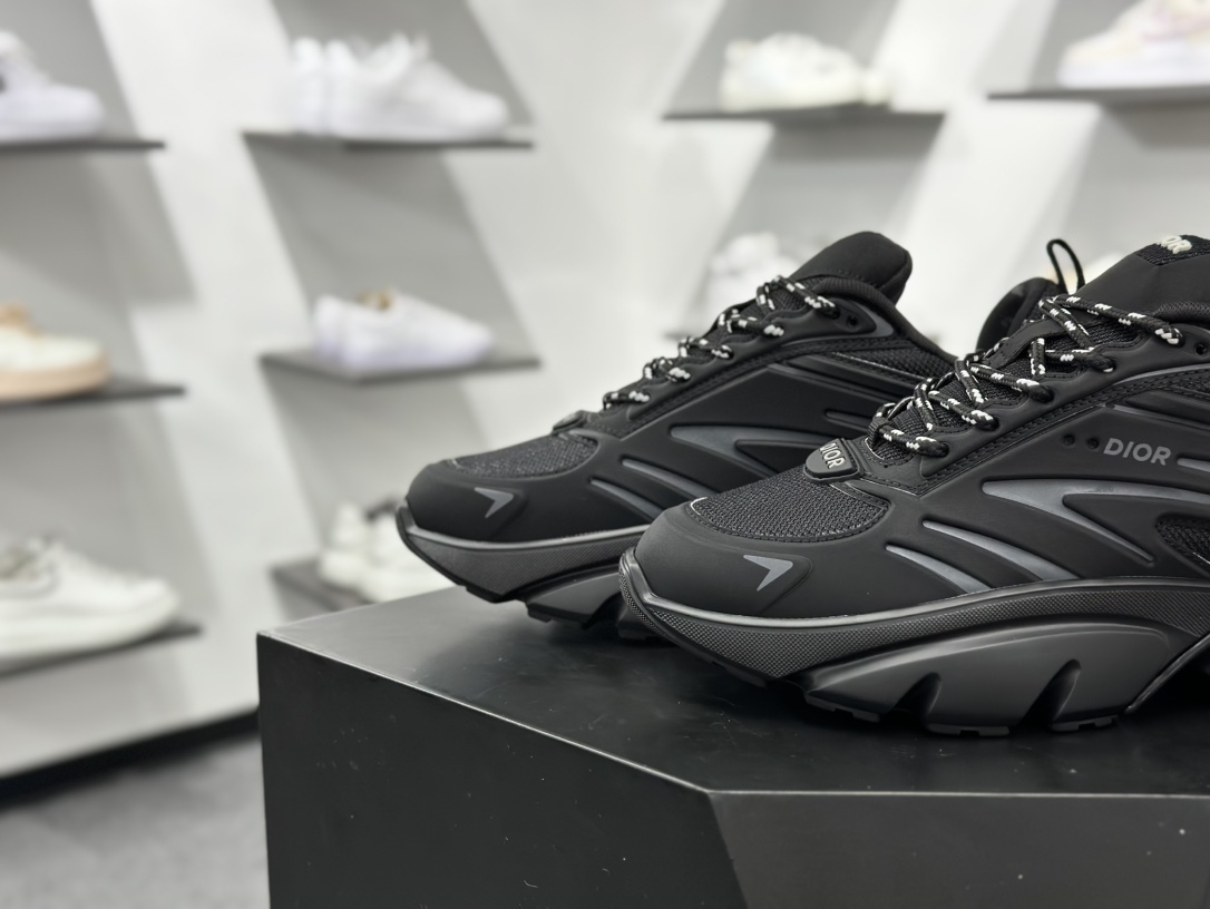 520 Dior 迪奥 Blade Runner Microfiber Me 复古休闲老爹鞋