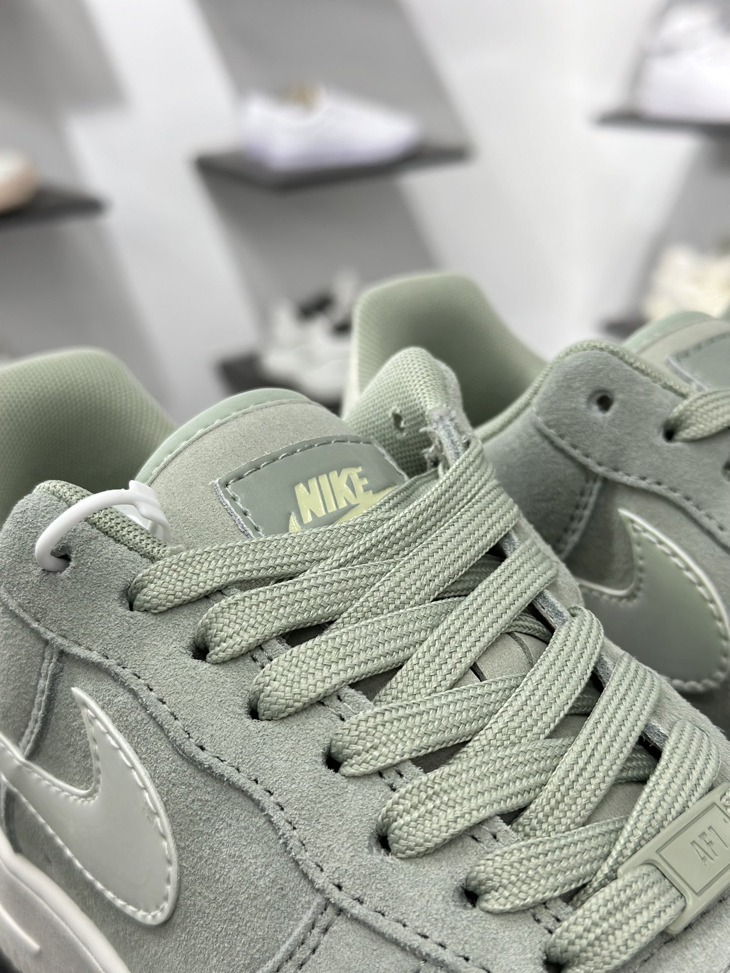 200 Air Force 1 '07 Low 灰绿色  HJ4401-300