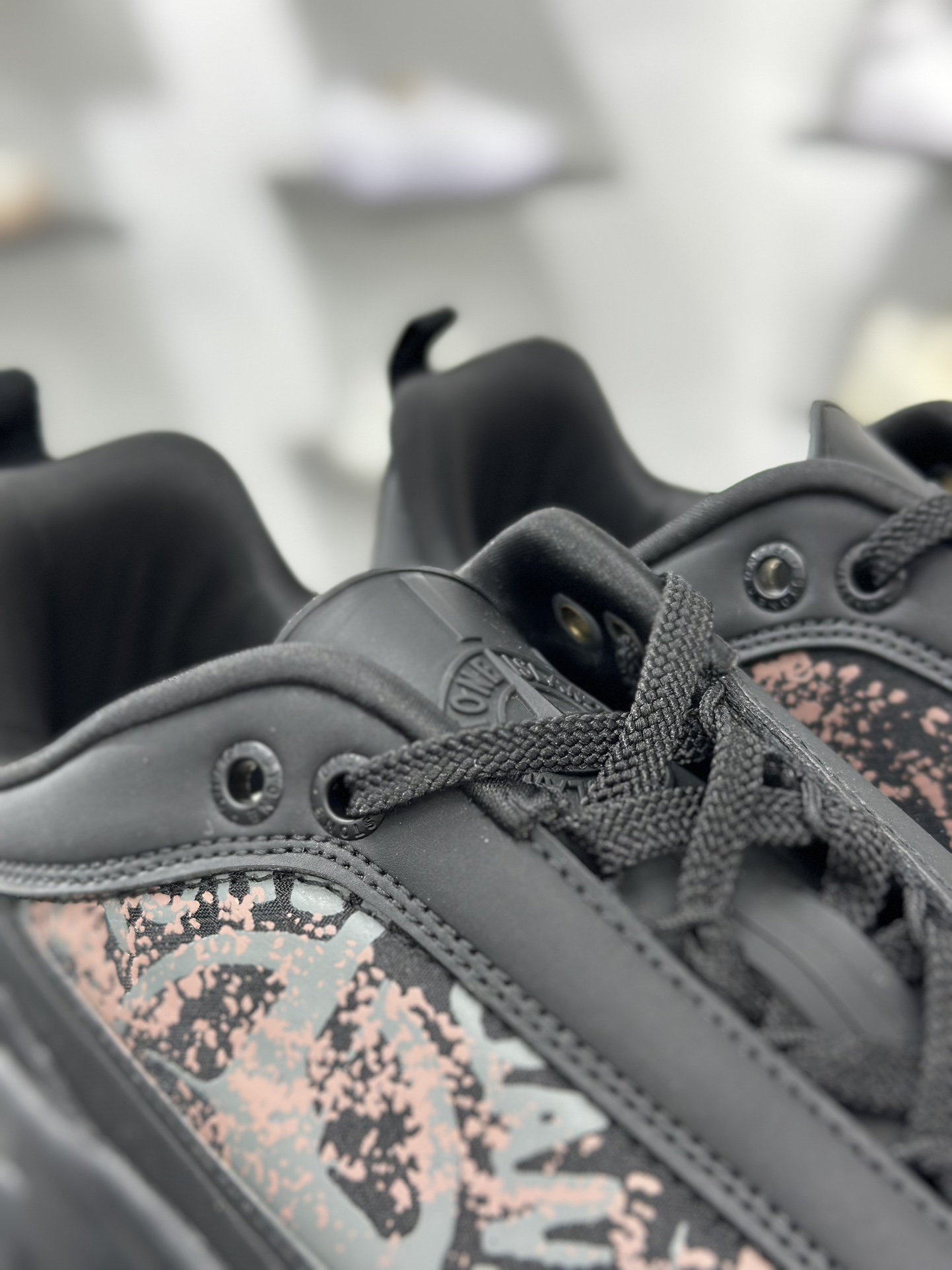 300 Stone Island Grime Panelled 石头岛黑褐色舒适时尚低帮生活休闲鞋