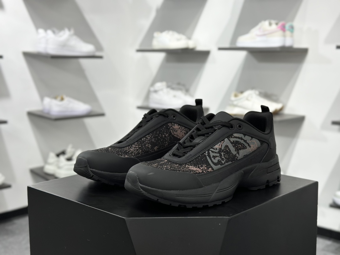 300 Stone Island Grime Panelled 石头岛黑褐色舒适时尚低帮生活休闲鞋