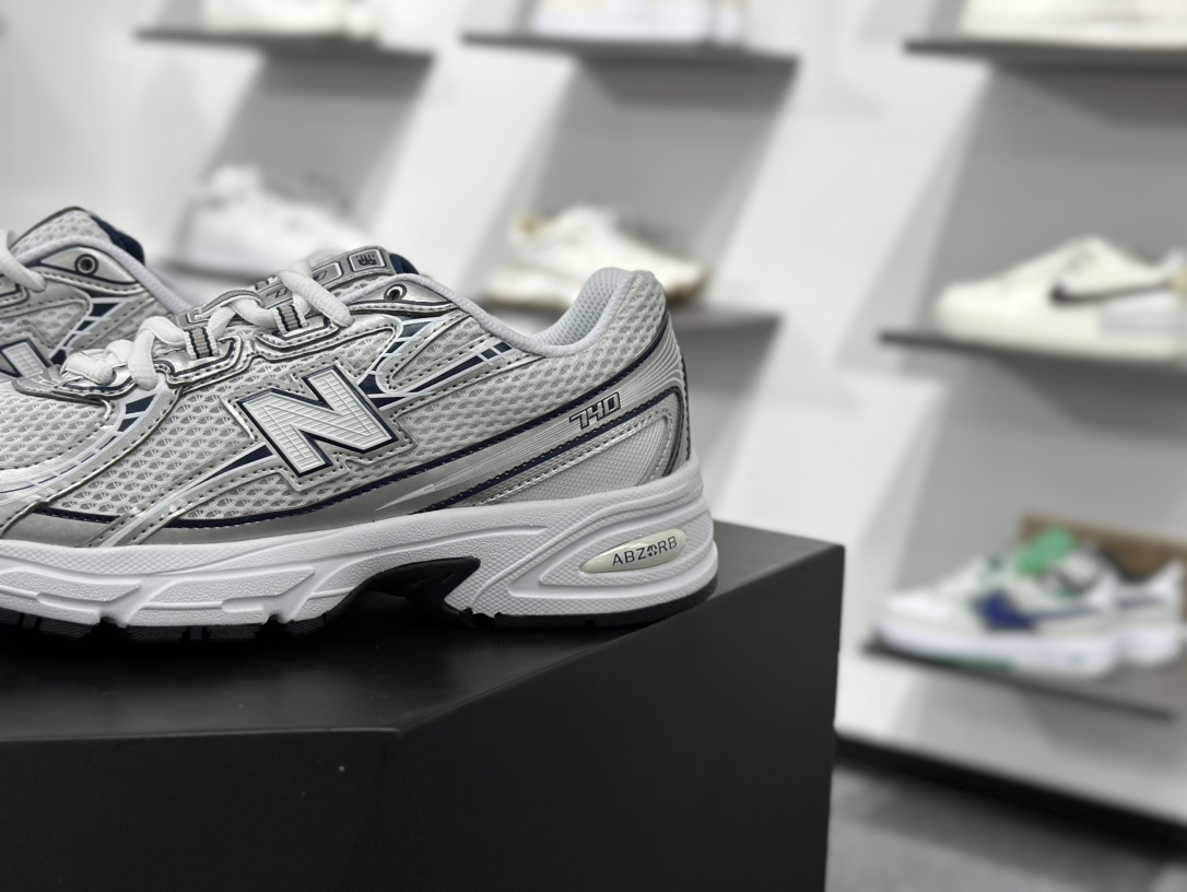 240 New Balance NB740 轻便复古休闲运动跑步鞋 U740WN2
