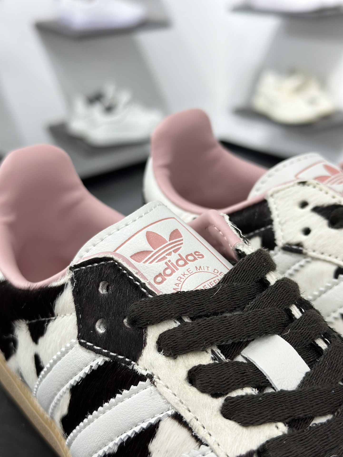 200 adidas originals Samba OG ”Cow Print”  灰白棕 JR1256