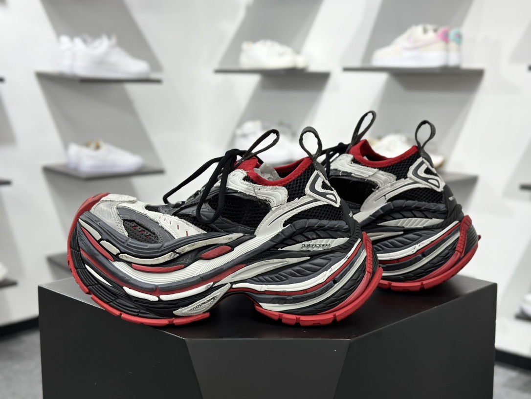 420 巴黎世家BALENCIAGA Defender Rubber Platform Sneakers卫士系列低帮坦克慢跑鞋   821137WPLTF1160