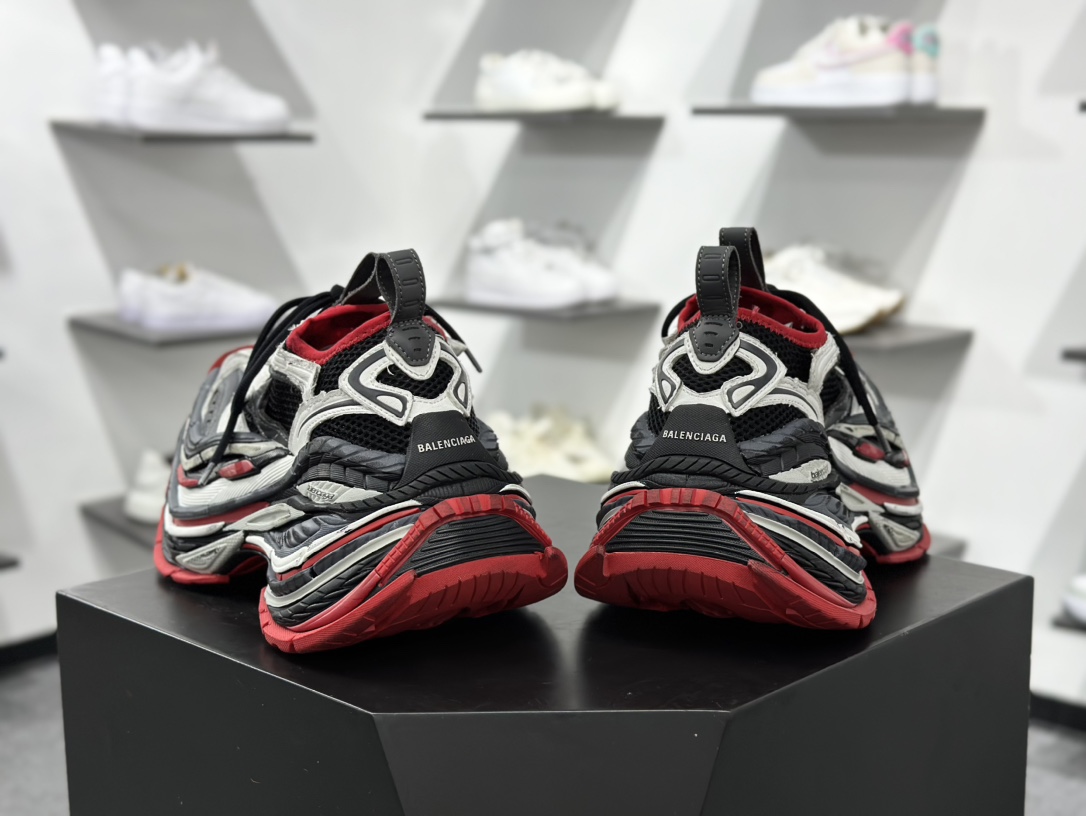 420 巴黎世家BALENCIAGA Defender Rubber Platform Sneakers卫士系列低帮坦克慢跑鞋   821137WPLTF1160