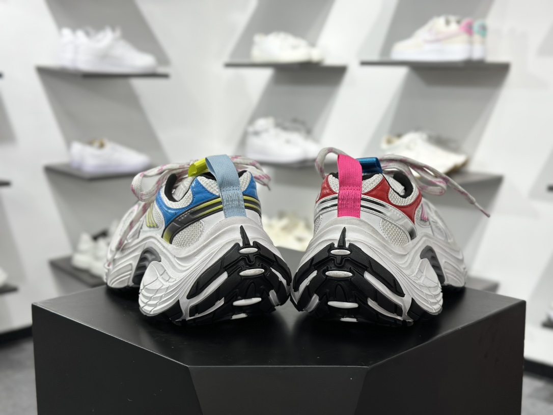 420 巴黎世家BALENCIAGA Defender Rubber Platform Sneakers卫士系列低帮慢跑鞋