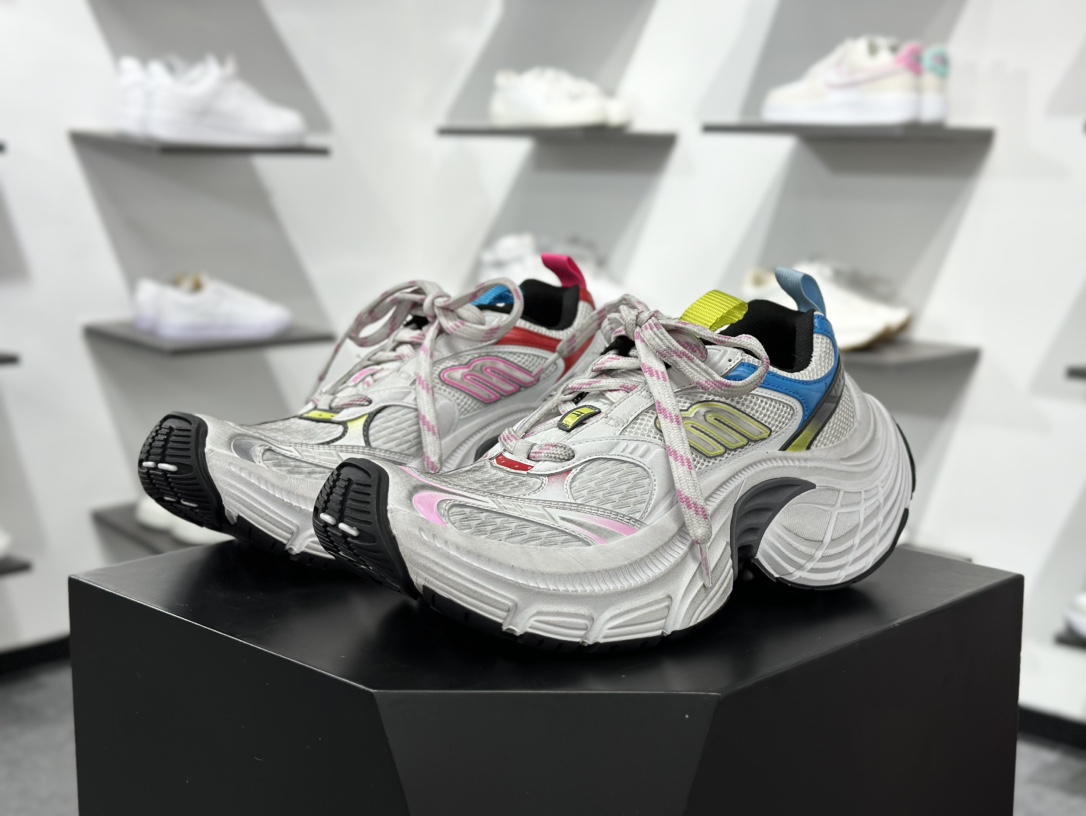 420 巴黎世家BALENCIAGA Defender Rubber Platform Sneakers卫士系列低帮慢跑鞋