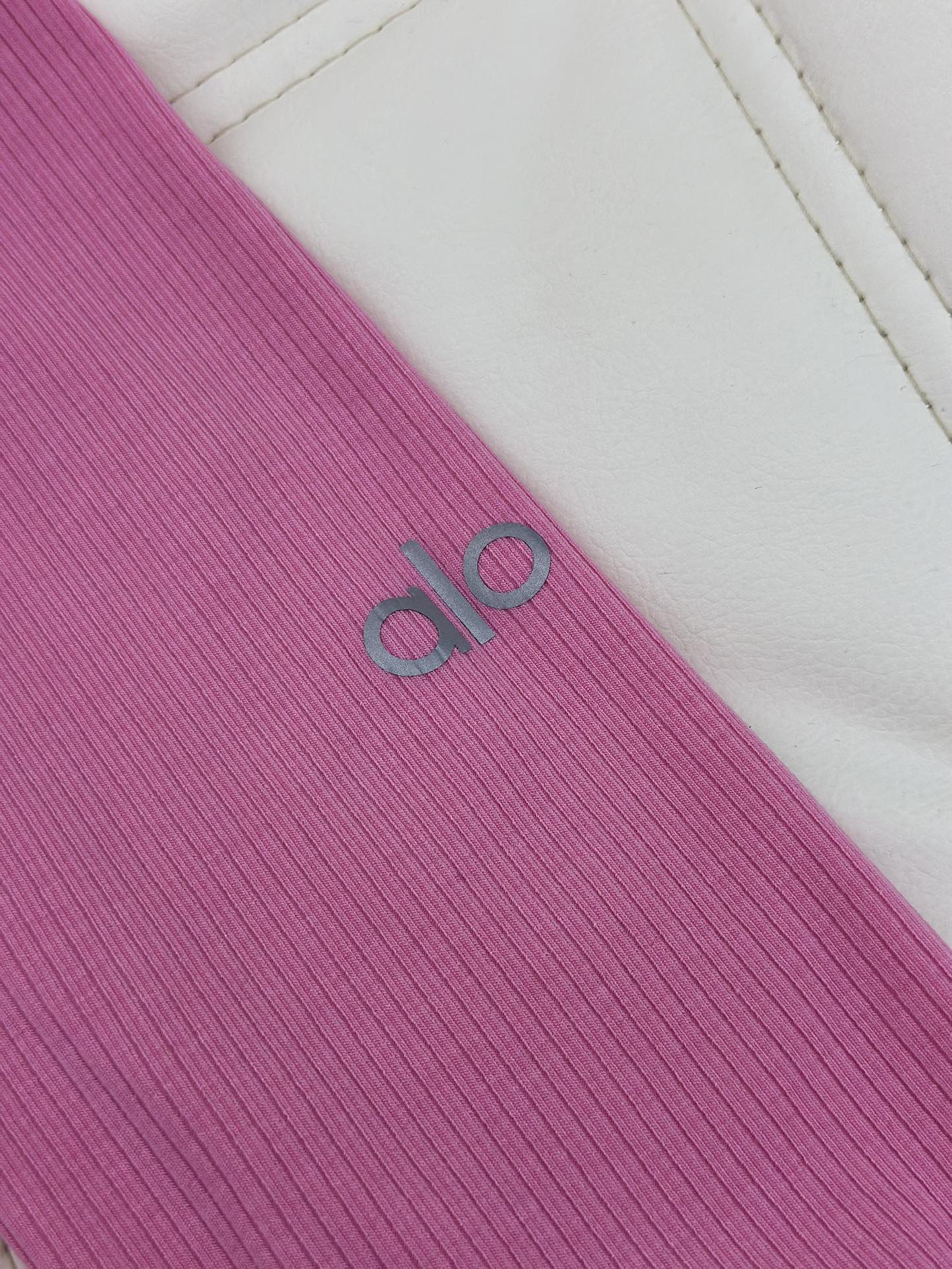 Alo yoga丨Ribbed Sea Coast Long Sleeeve 螺纹长袖针织衫