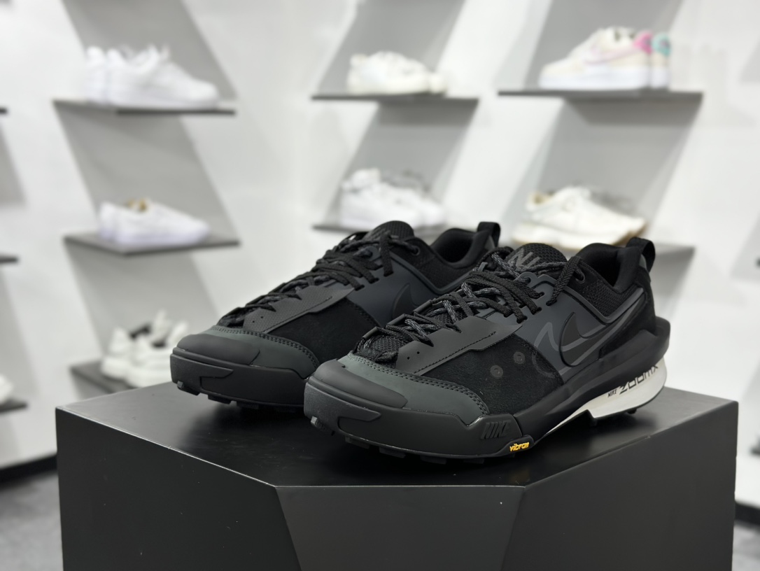 300 Sacai x Nike Zegamadome SP 联名款  机能风休闲运动鞋  HQ8618-001