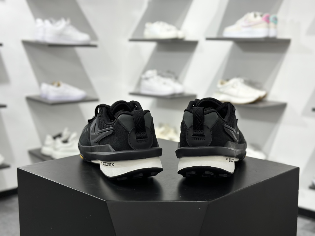 300 Sacai x Nike Zegamadome SP 联名款  机能风休闲运动鞋  HQ8618-001